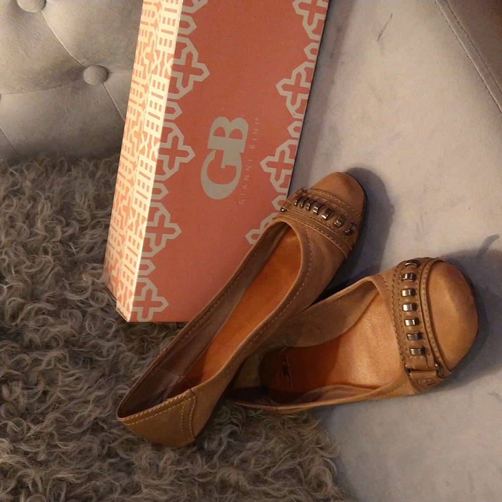 Gianni Bini leather studded flats